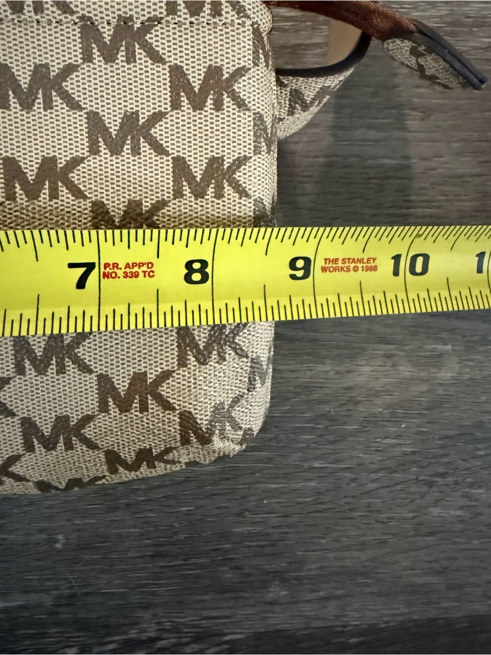 Michael Kors Signature Logo Belt Bag / Fanny Pack in the Classic Brown & Tan! - Picture 10 of 14